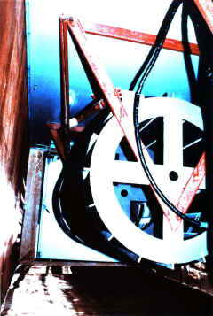 vimg42.jpg (382971 bytes)